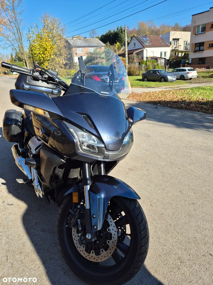 Honda CTX - 6