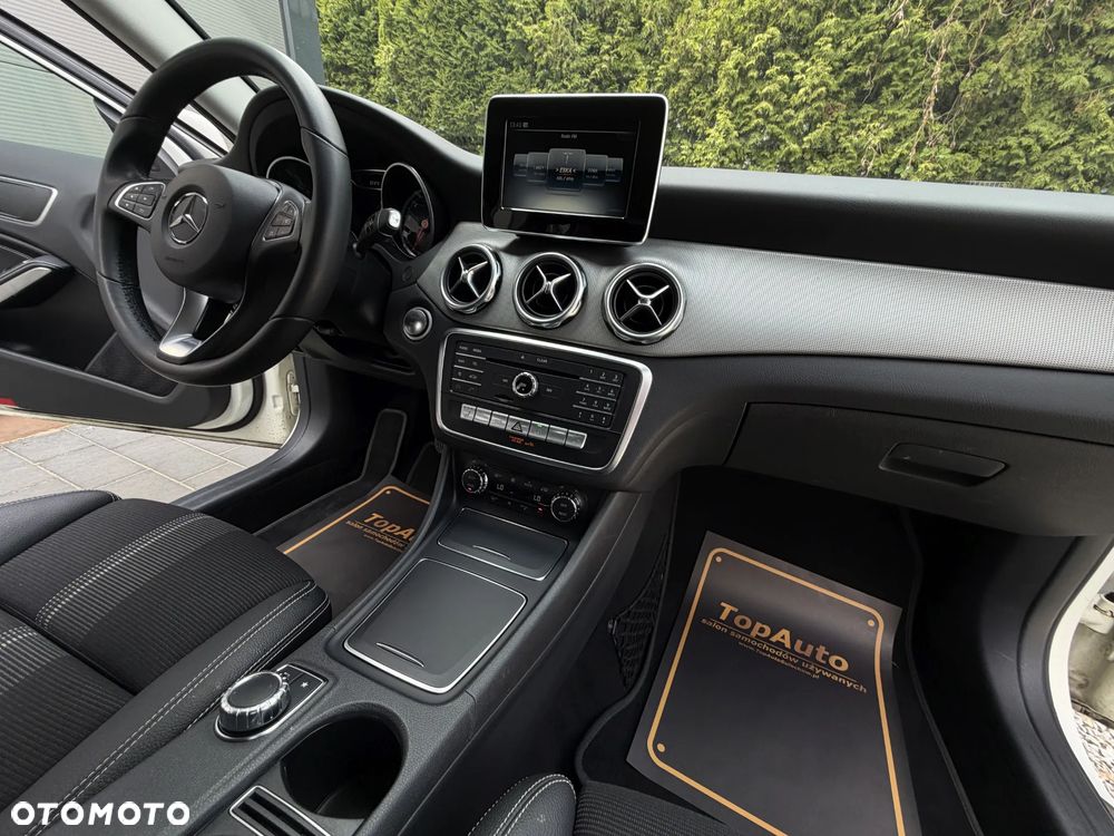Mercedes-Benz GLA 200 7G-DCT Style - 17