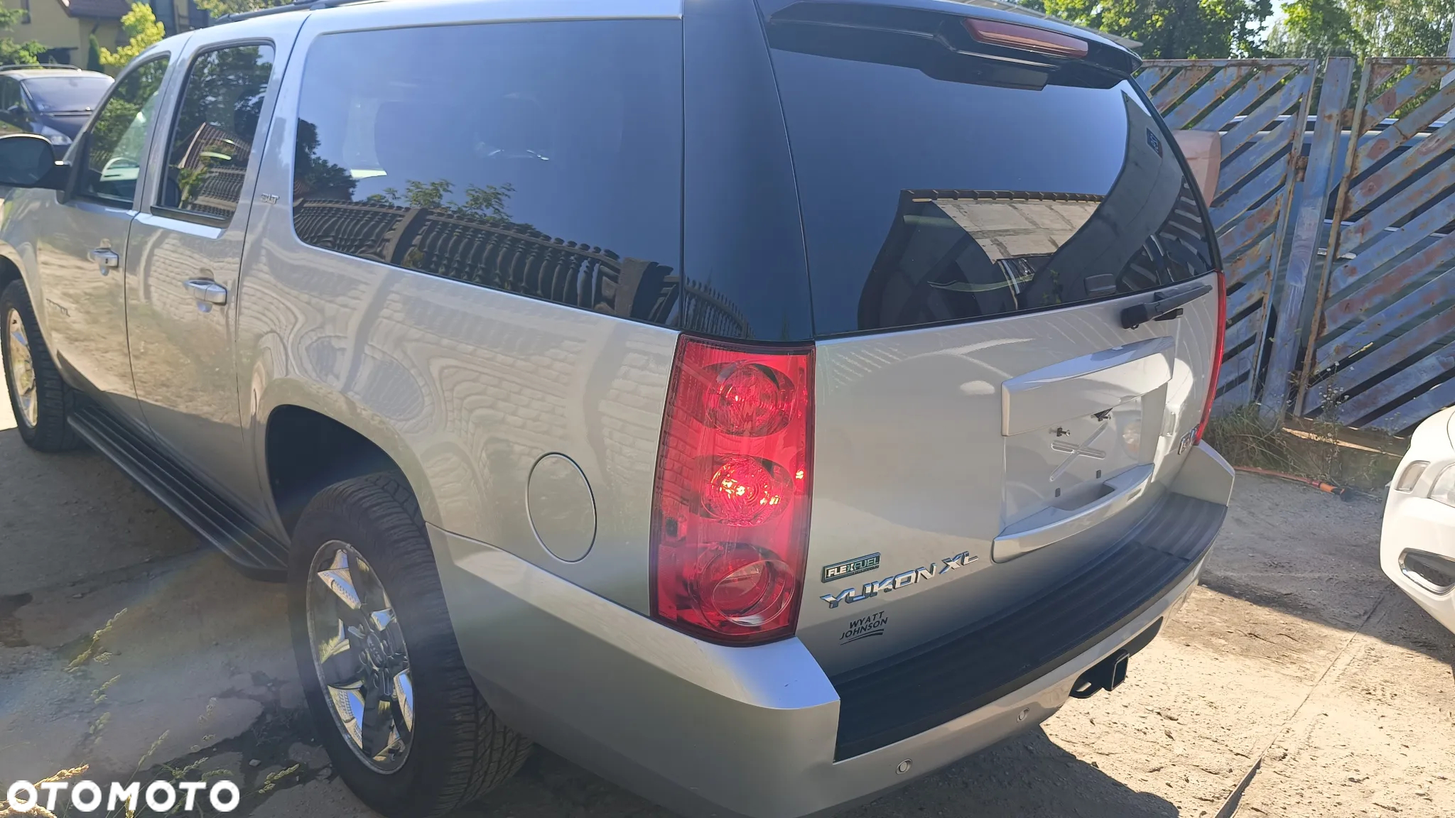 GMC Yukon - 12