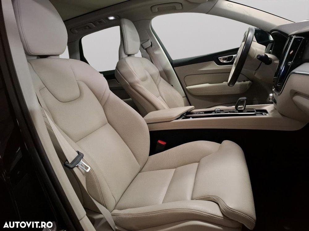 Volvo XC 60 T6 AWD Plug-in Hybrid Ultra Black Edition - 6