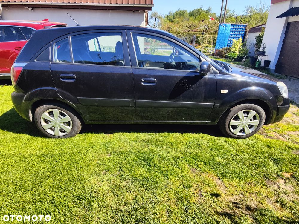 Kia Rio - 2