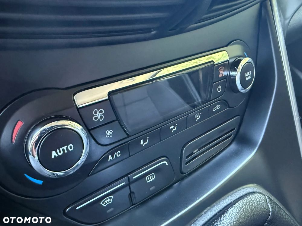 Ford Kuga 2.0 TDCi 2x4 SYNC - 25