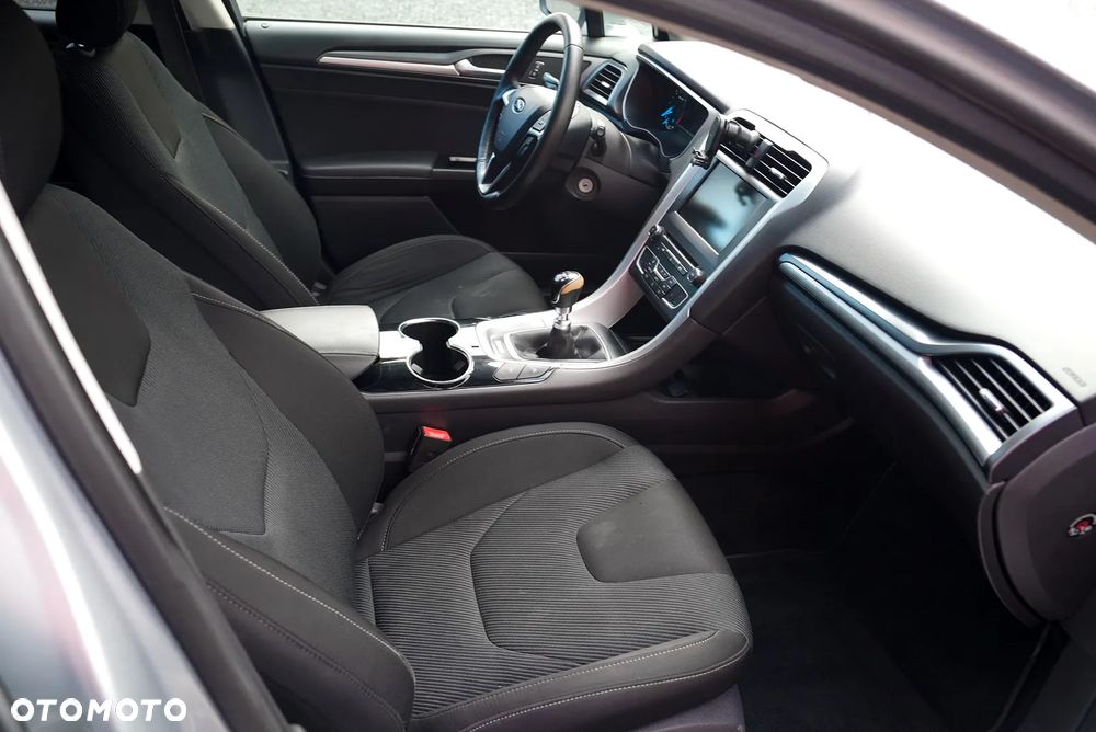 Ford Mondeo - 34