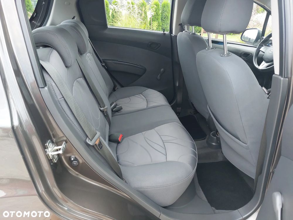 Chevrolet Spark 1.0 LS - 37