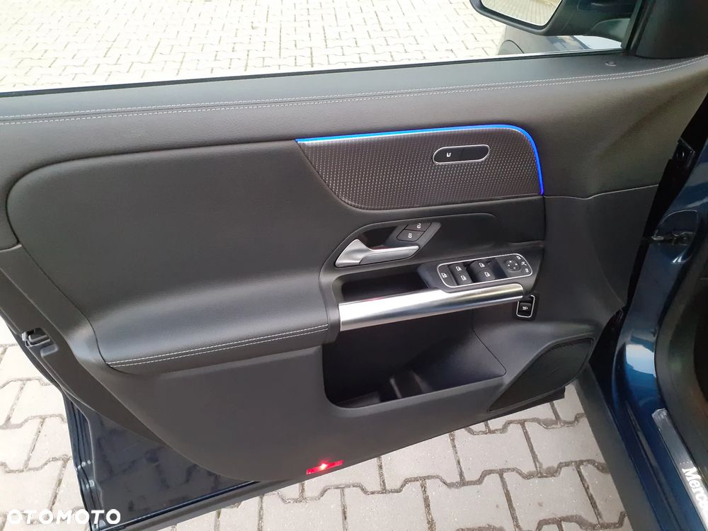 Mercedes-Benz GLA 200 Progressive - 20