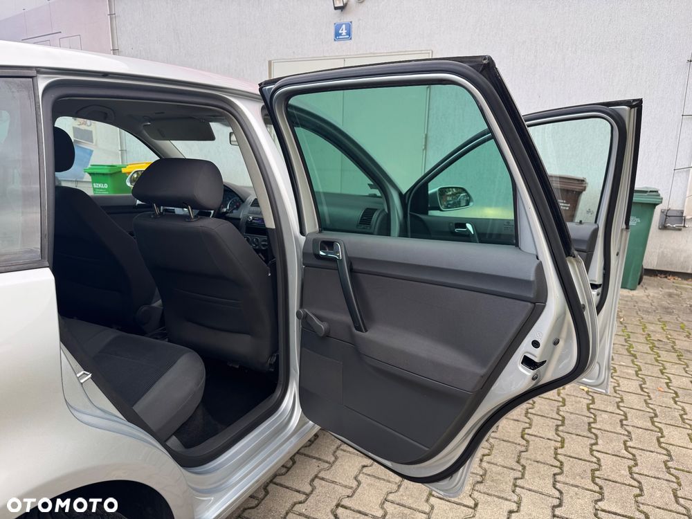 Volkswagen Polo - 13