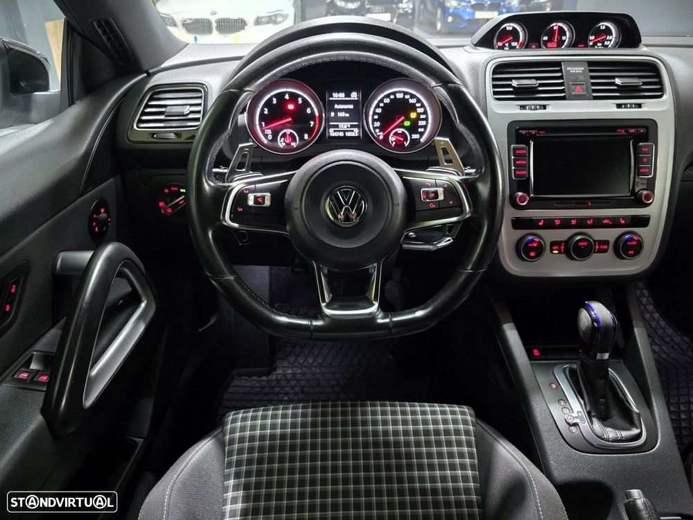 VW Scirocco 2.0 TSI BlueMotion DSG - 14