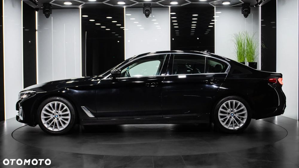 BMW Seria 5 520d xDrive Luxury Line - 4