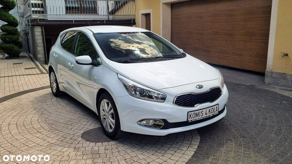 Kia Ceed - 8