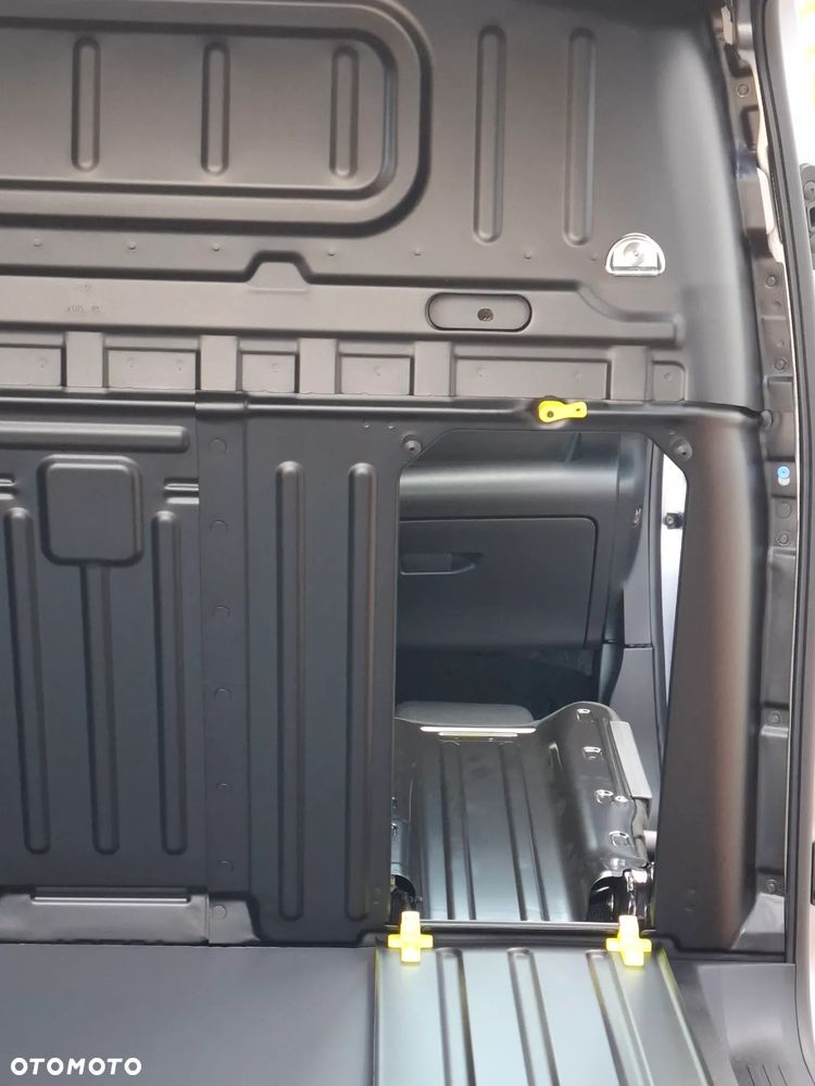 Toyota Proace City - 15