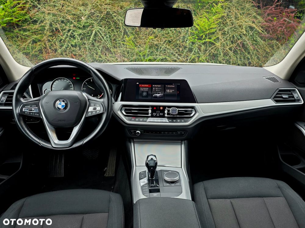 BMW Seria 3 318d Advantage - 14