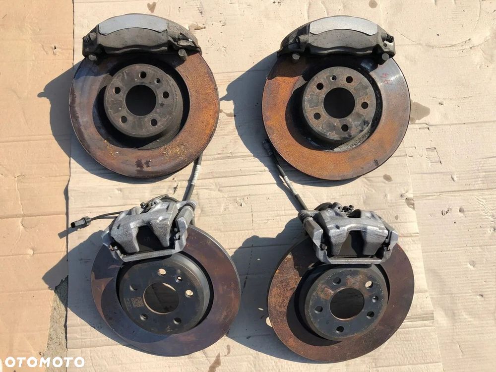 TARCZE HAMULCOWE HAMULCE KOMPLET KLOCKI ZACISKI AUDI A4 S4 B9 - 1