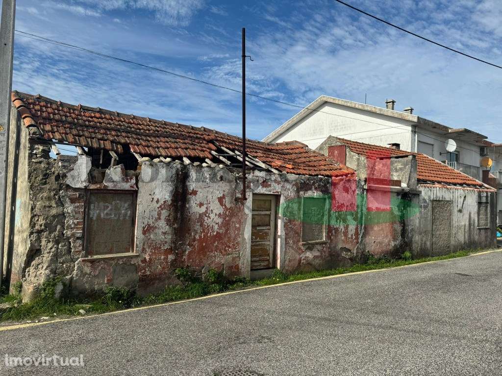 Moradia T2 Marinha Grande para Recuperar ***RIOMAGIC*** - Grande imagem: 2/11