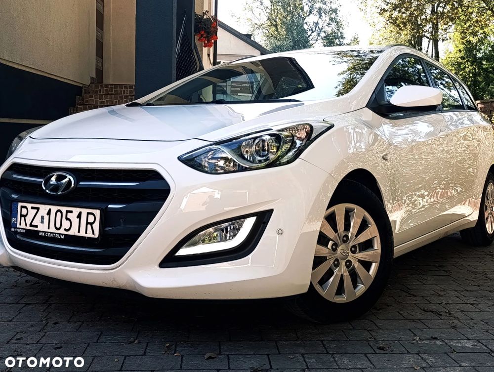 Hyundai i30 1.6 GDI BlueDrive Classic + - 3