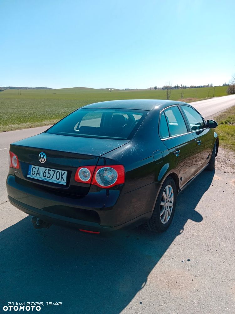 Volkswagen Jetta 1.6 Comfortline - 3
