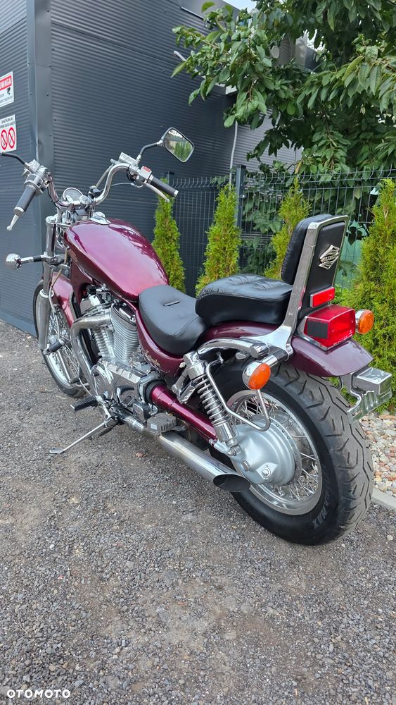 Suzuki Intruder - 18