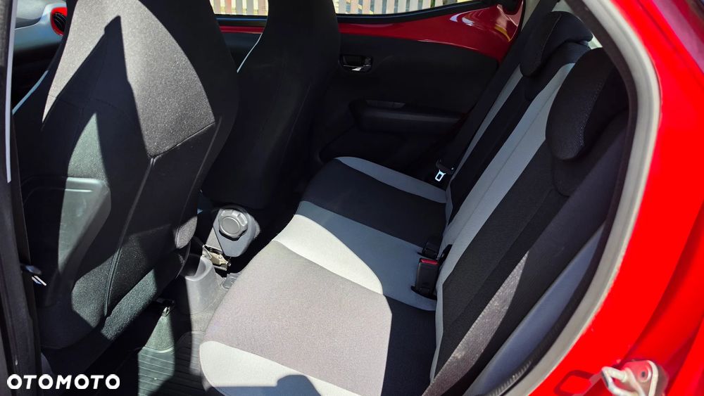 Toyota Aygo x-play touch - 13