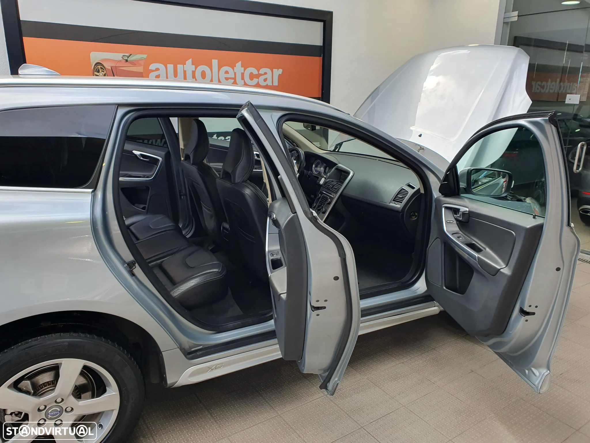 Volvo XC 60 2.0 D4 R-Design - 17