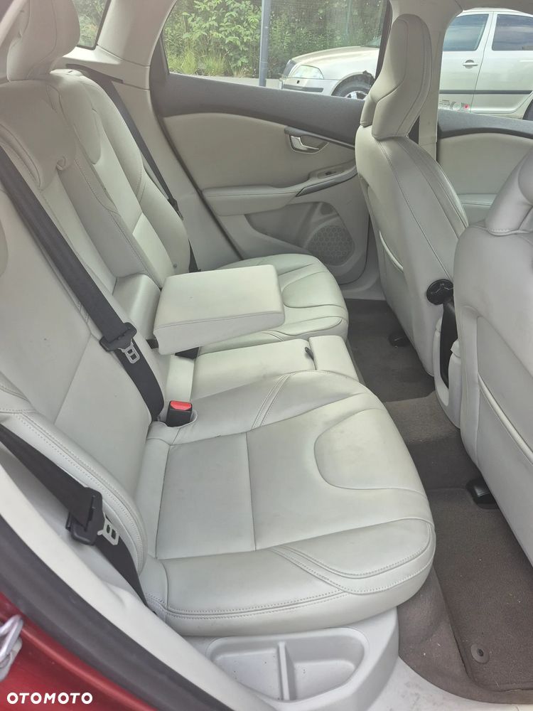 Volvo V40 D3 Summum - 30