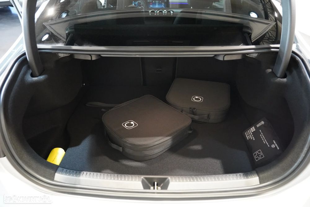 Mercedes-Benz A 250 e - 27