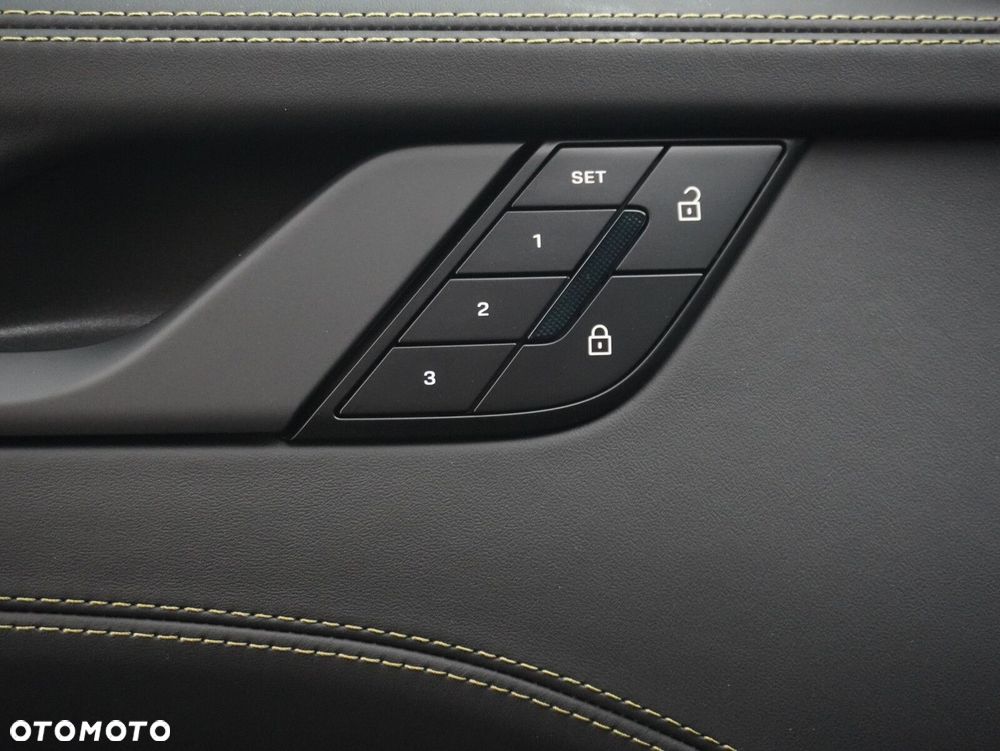 Porsche 911 Carrera T-Hybrid Spirit 70 - 21