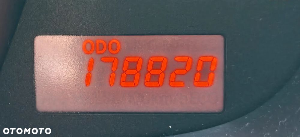 Toyota Urban Cruiser 1.4 D-4D 4x2 Town - 19