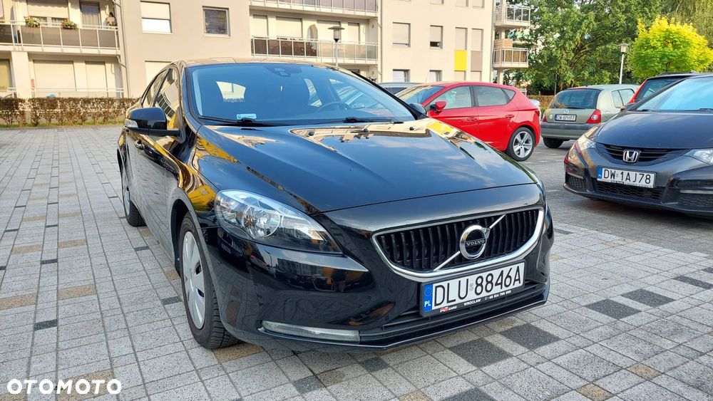 Volvo V40 D2 Drive-E Momentum - 1