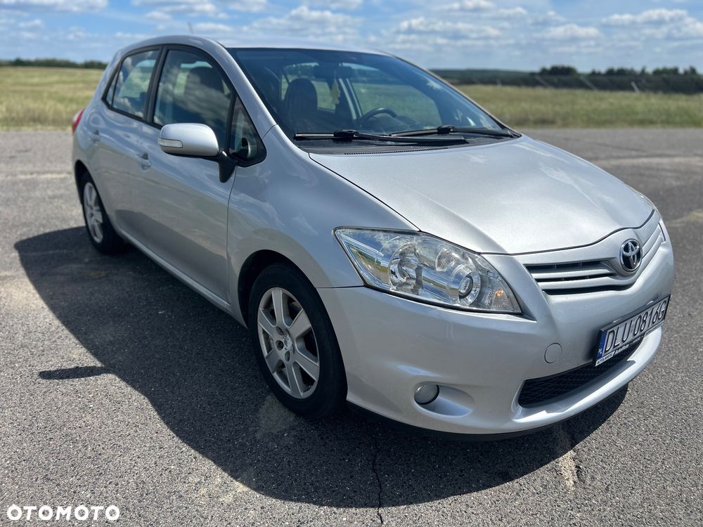 Toyota Auris 2.0 D-4D - 1
