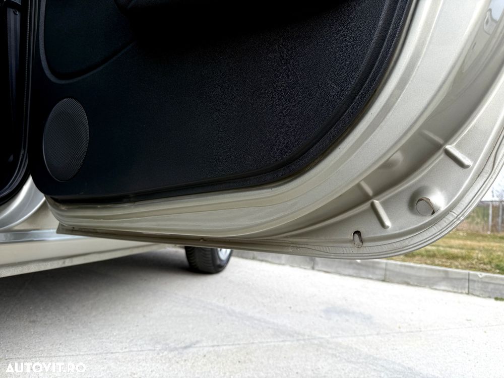 Dacia Logan 1.6 16V Laureate - 35