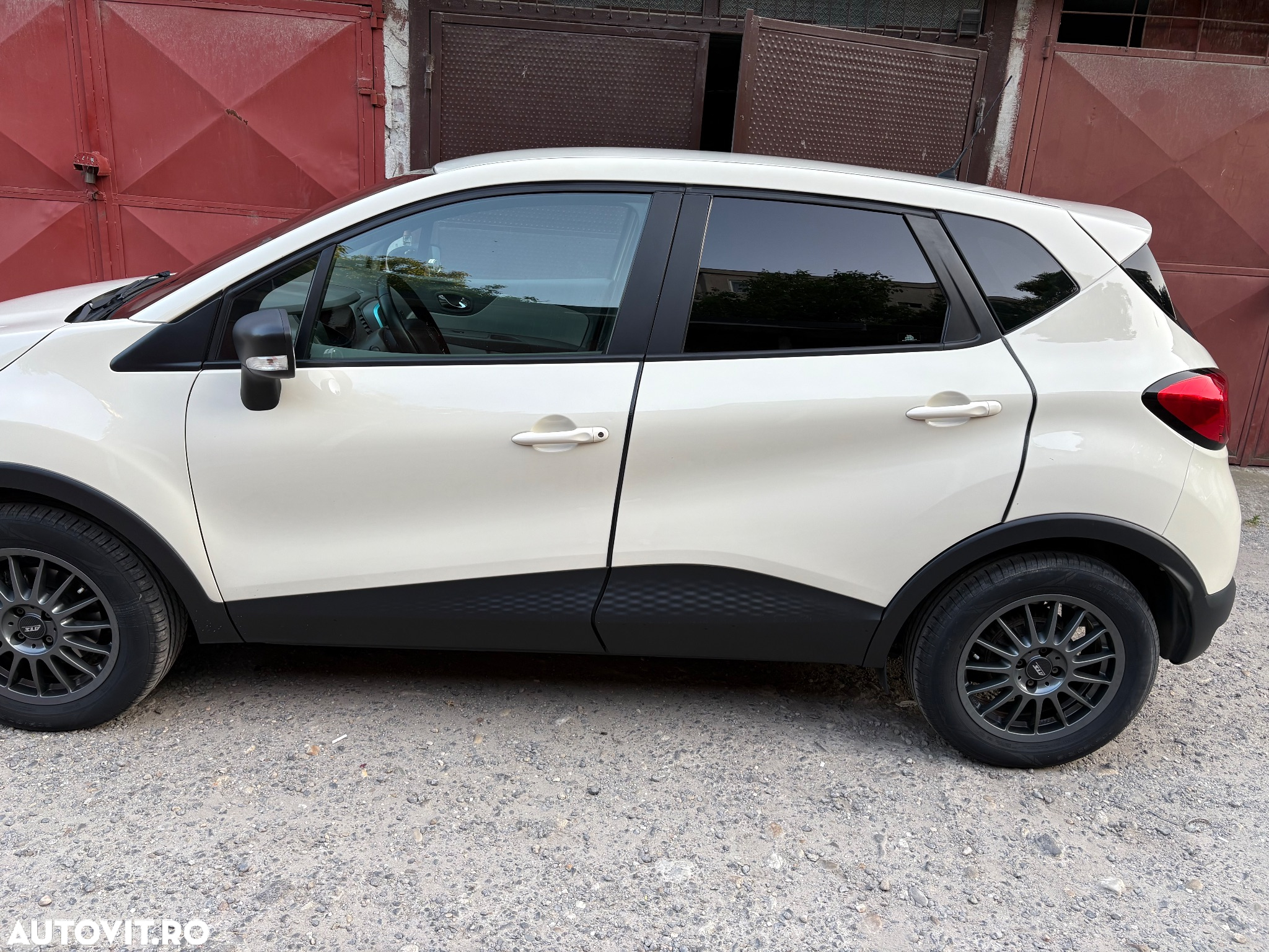 Renault Captur - 4