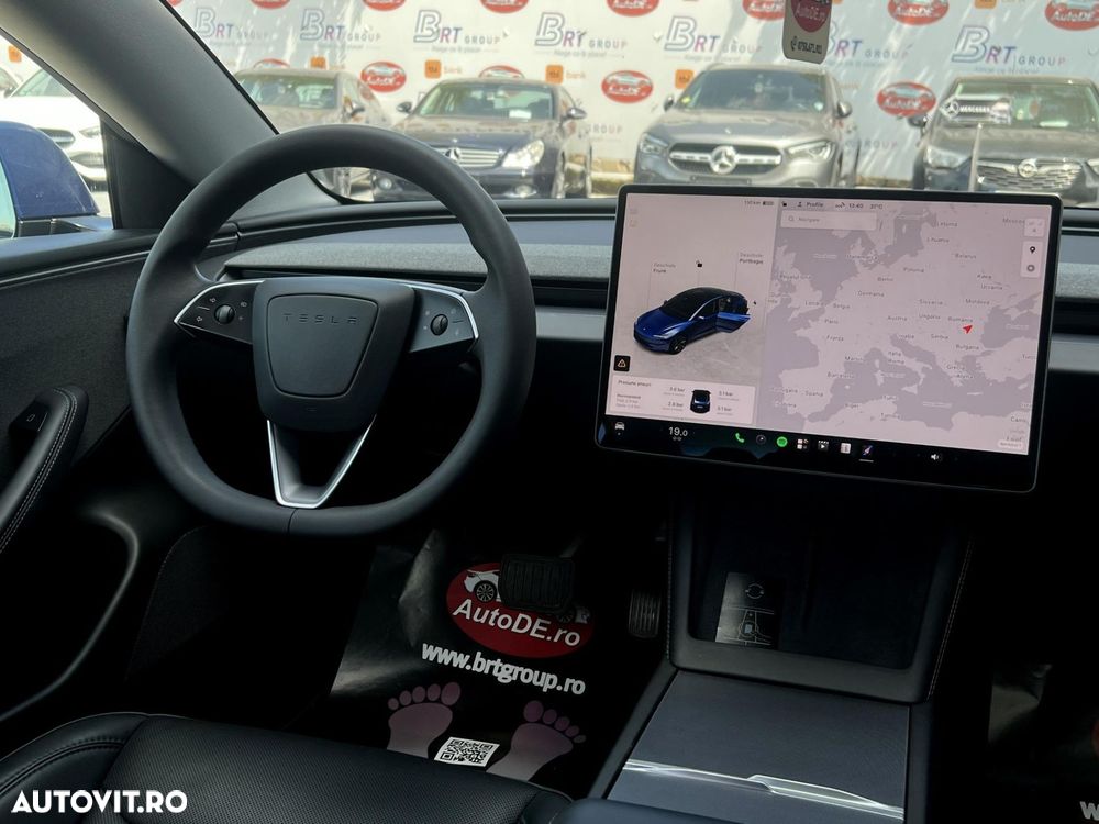 Tesla Model 3 - 9