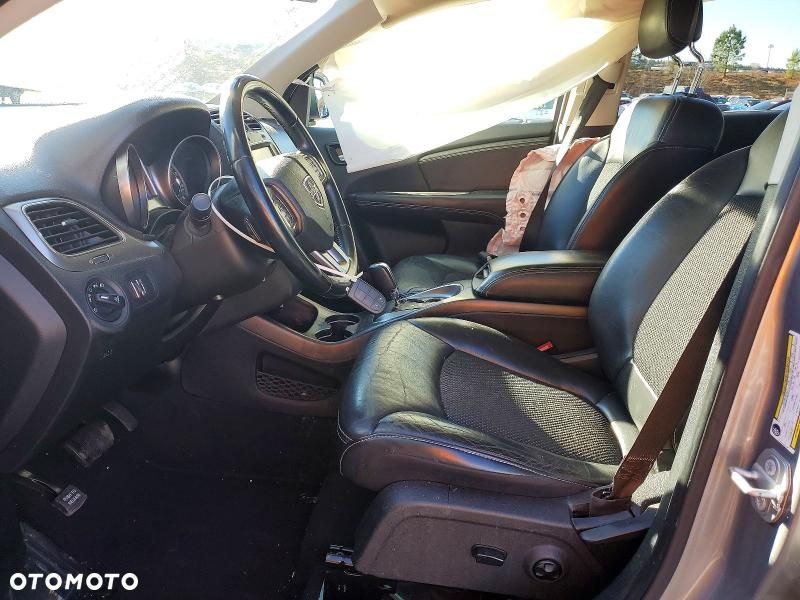Dodge Journey - 8