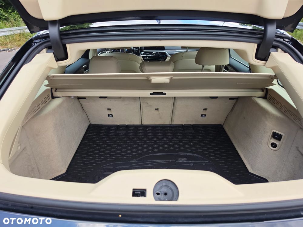 BMW Seria 5 520d Luxury Line - 11