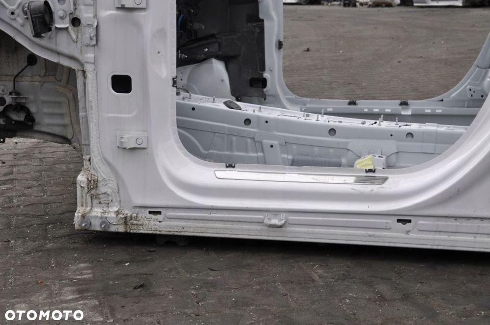 MERCEDES KLASA A W177 SŁUPEK PRÓG LEWY CAŁY DŁUGI - 4