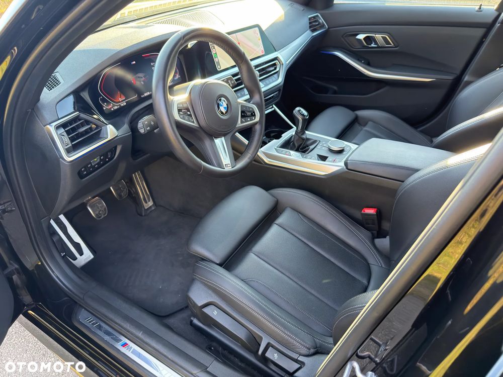 BMW Seria 3 318i M Sport - 19