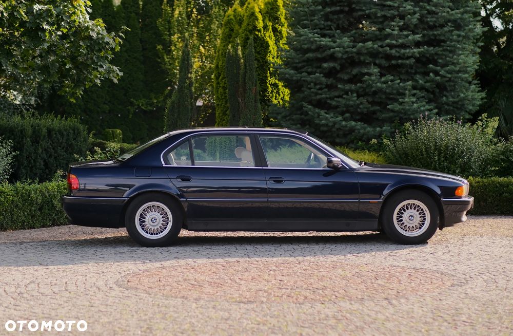 BMW Seria 7 740iL - 6