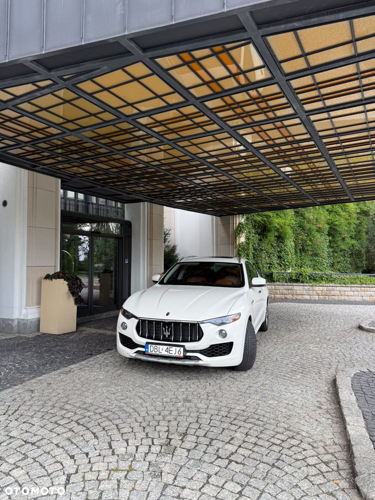 Maserati Levante Essence - 7