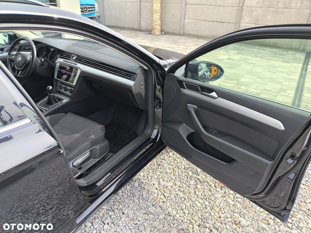 Volkswagen Passat 1.6 TDI (BlueMotion Technology) Comfortline - 16