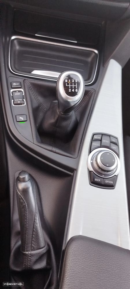 BMW 318 d xDrive Line Sport - 9