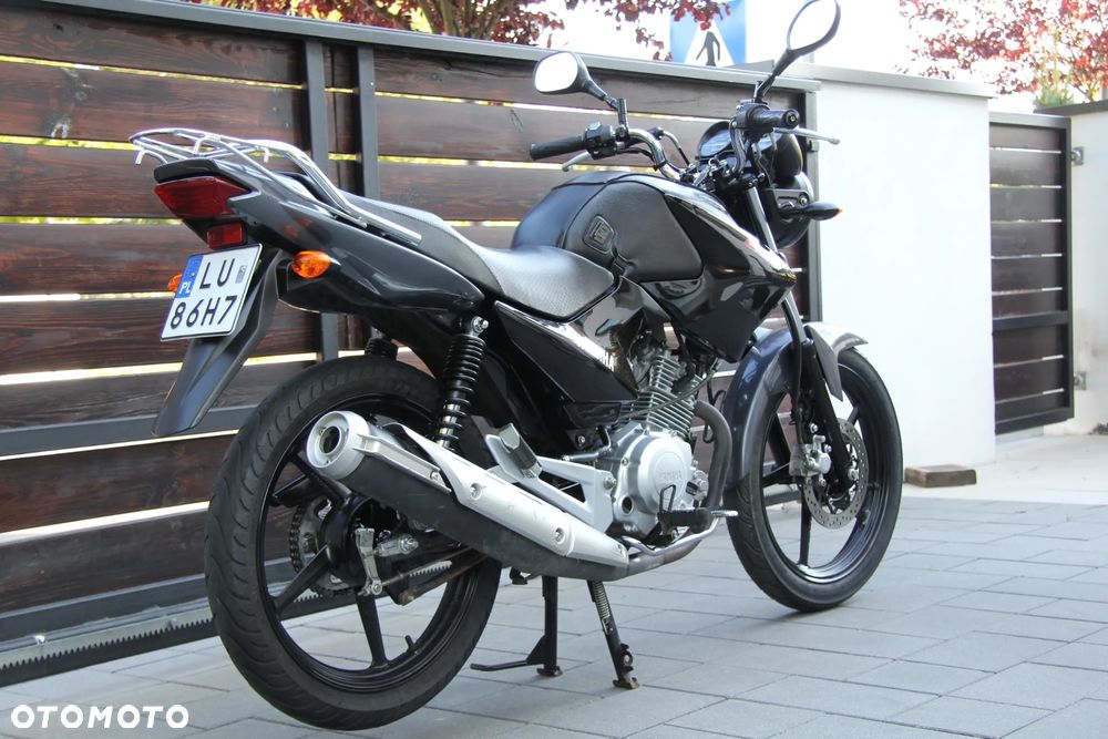 Yamaha YBR - 9