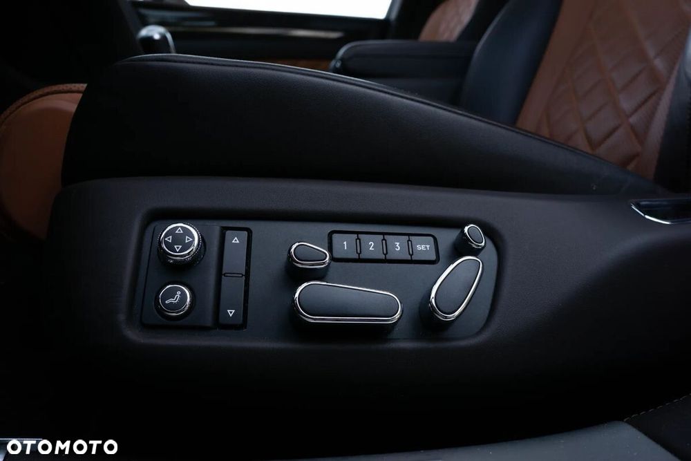 Bentley Flying Spur - 18