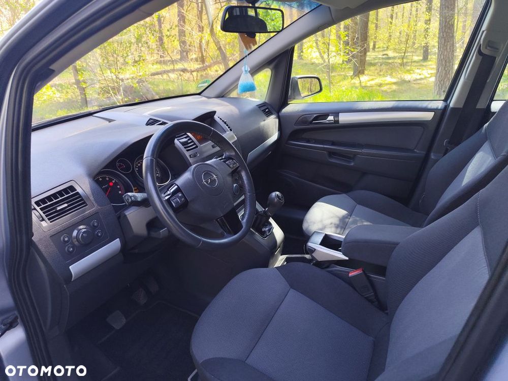 Opel Zafira 1.8 Family Plus - 10