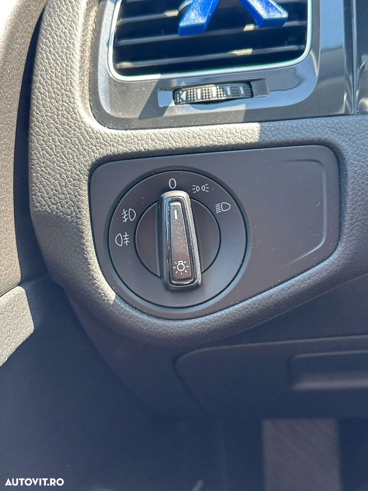 Volkswagen Golf - 12