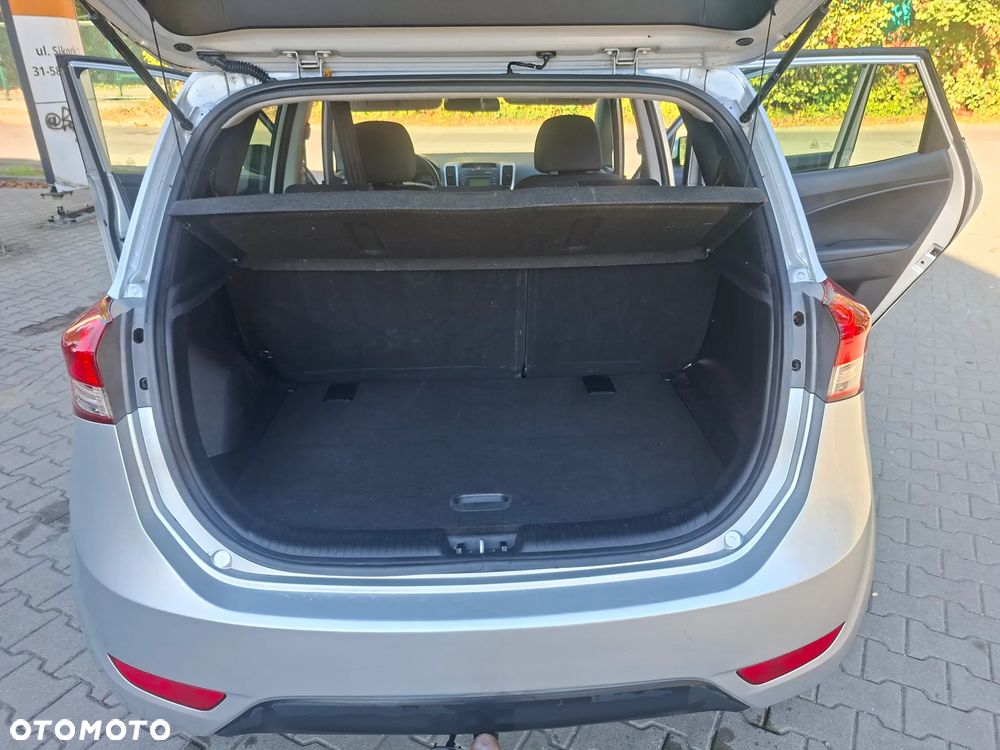 Hyundai ix20 1.4 Trend - 23