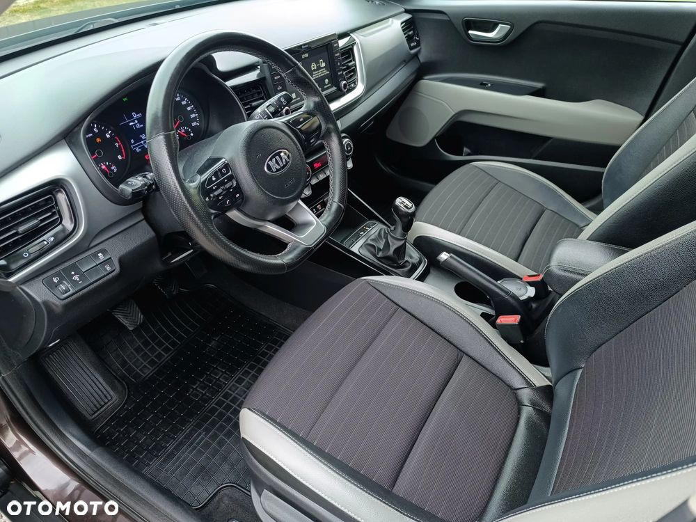 Kia Stonic 1.4 L - 8