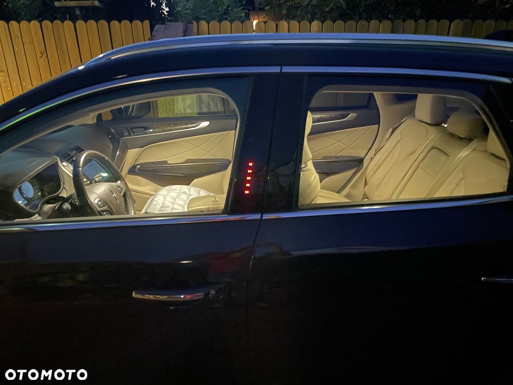 Lincoln MKC - 12
