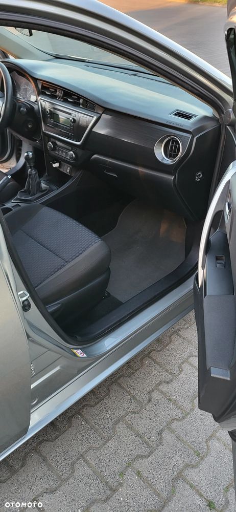 Toyota Auris - 11