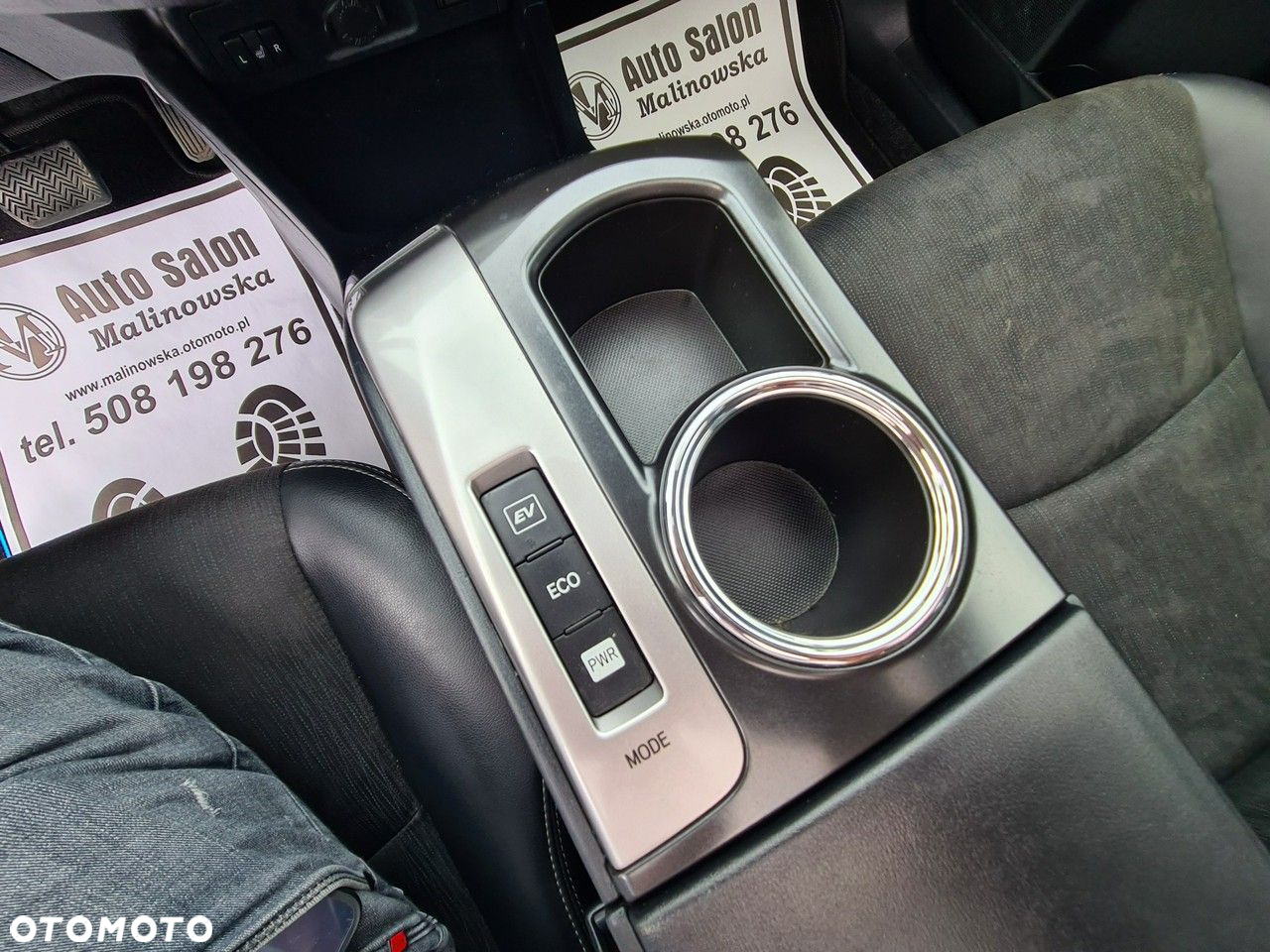 Toyota Prius+ Hybrid 135 Prestige - 28