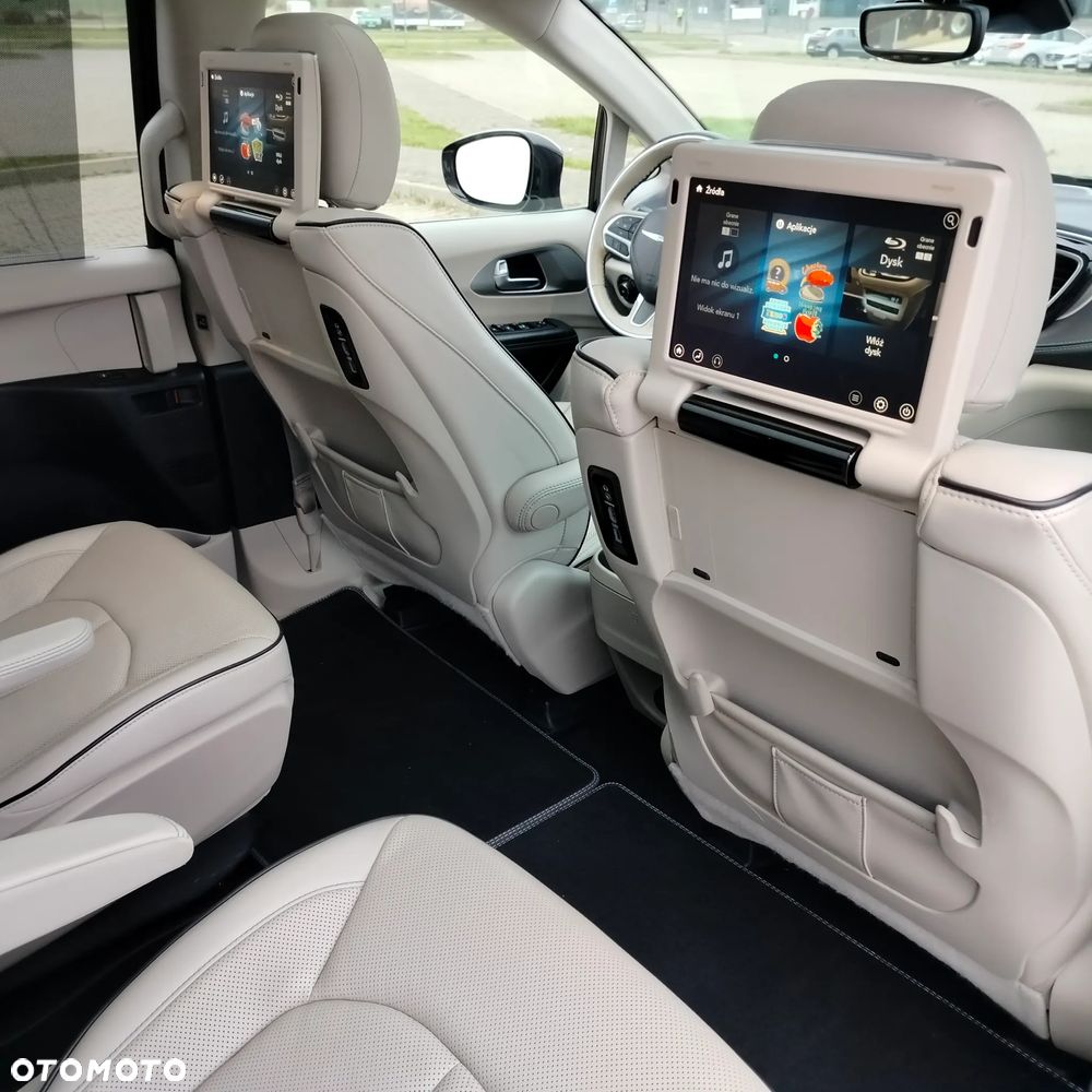 Chrysler Pacifica - 9