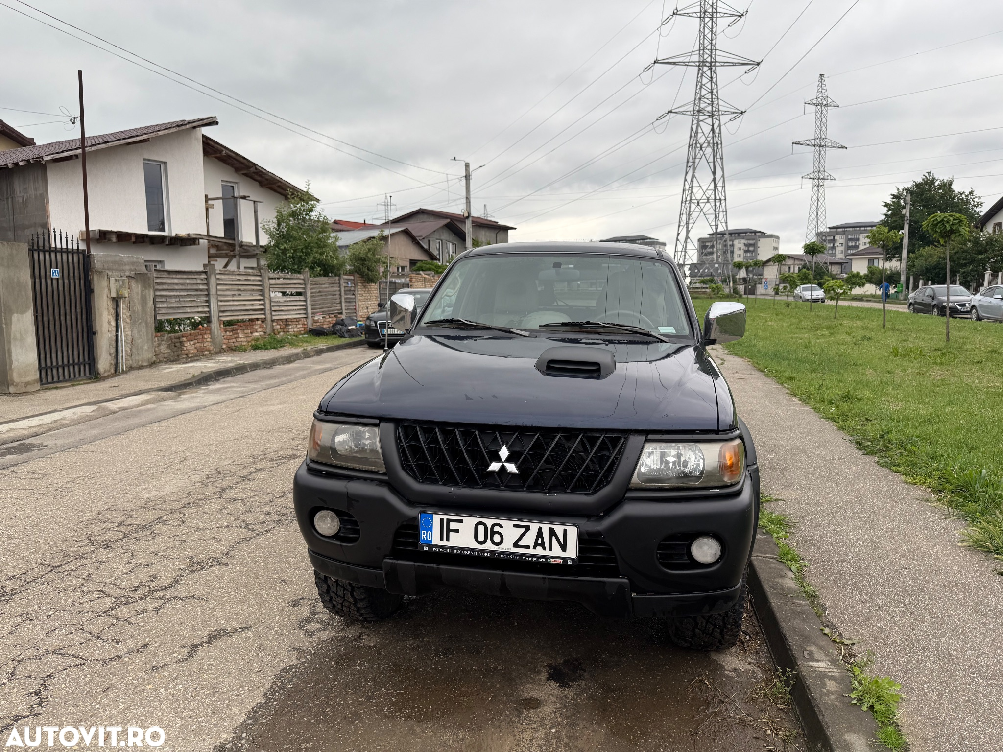Mitsubishi Pajero Sport 2.5 TD Intense - 2